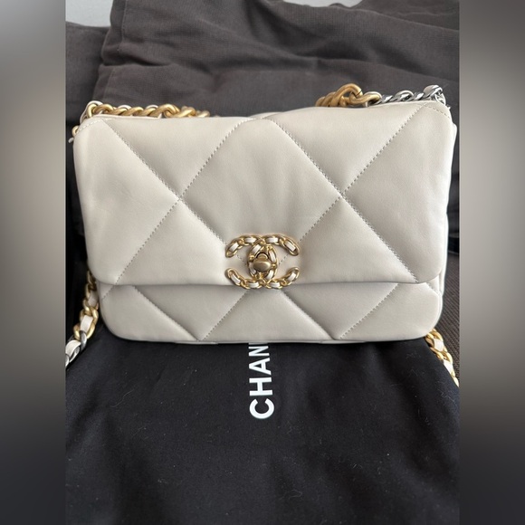 Chanel 19 Beige Bag NWT - Picture 2 of 14
